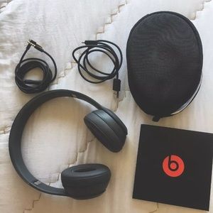 SOLD ❗️Beats by Dre Wireless headphones 🎧